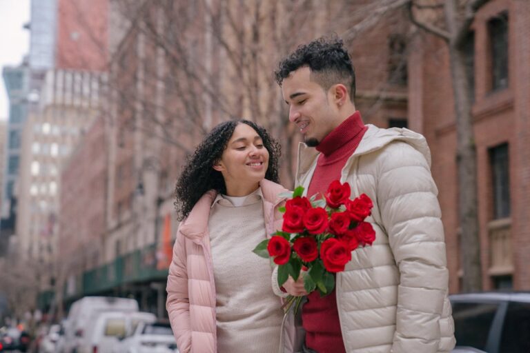How to Juggle Multiple Obligations During the Holidays as a Couple