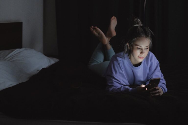 The Link Between Bedtime Procrastination and Anxiety