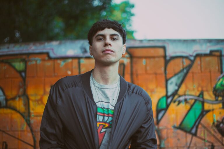 model-in-t-shirt-and-jacket